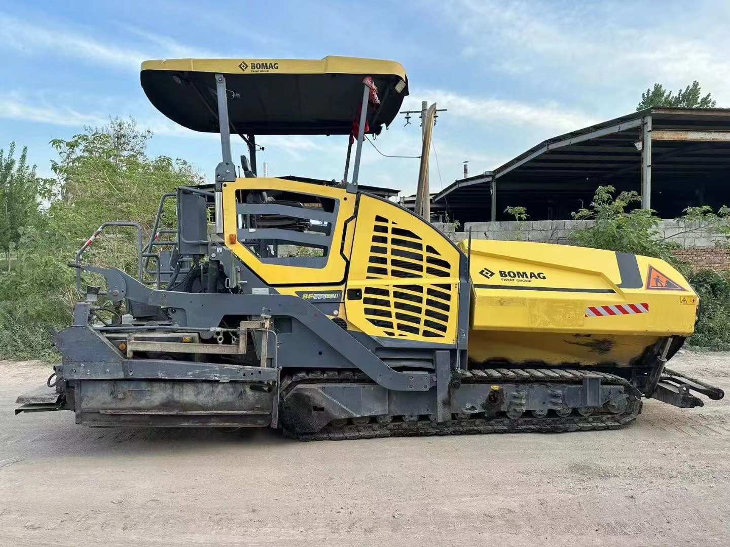 BOMAG BF 800C Large Crawler Paver