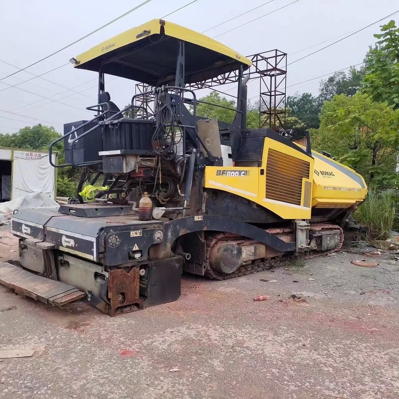 Bomag BF 800C Large Crawler Paver